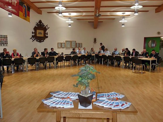 Kameraden diskutierten zahlreich mit (Foto: Karl-Heinz Herrmann)