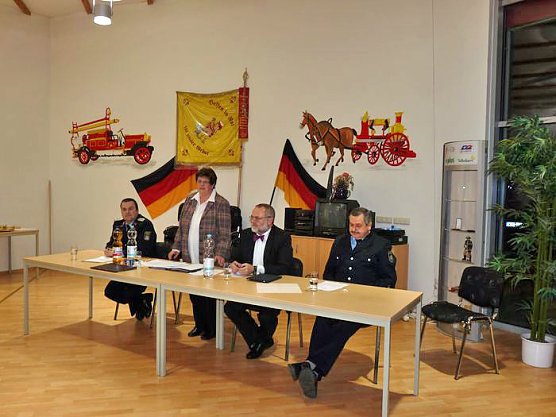 Kameraden diskutierten zahlreich mit (Foto: Karl-Heinz Herrmann)