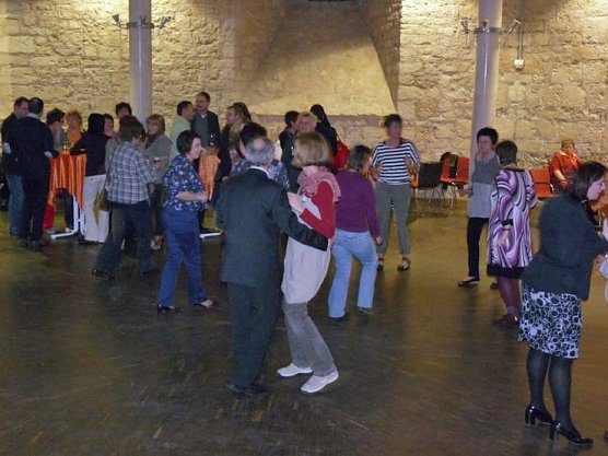 Feiern nach der Arbeit (Foto: Karl-Heinz Herrmann) Feiern nach der Arbeit (Foto: Karl-Heinz Herrmann)