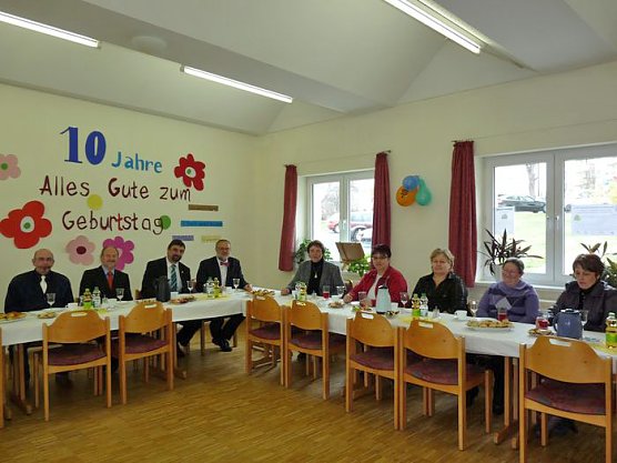 Innenminister brachte Geld vorbei (Foto: Karl-Heinz Herrmann)