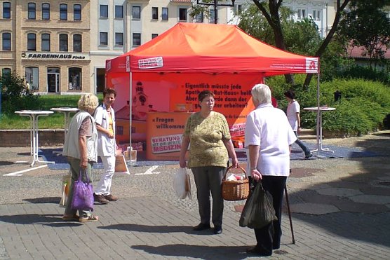 Apothekenmobil in Artern (Foto: Klaus Henze, Artern) Apothekenmobil in Artern (Foto: Klaus Henze, Artern)