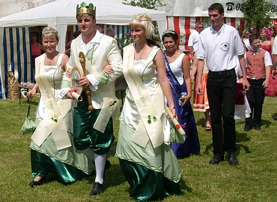 Kr&ouml;nung Laubk&ouml;nig Udersleben (Foto: Karl-Heinz Herrmann)