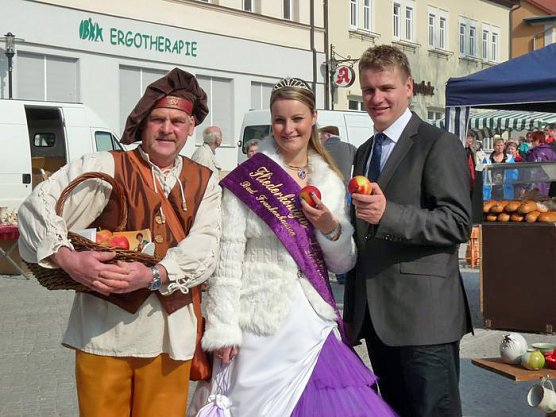 Frische-Markt mit gutem Start (Foto: Karl-Heinz Herrmann) Frische-Markt mit gutem Start (Foto: Karl-Heinz Herrmann)