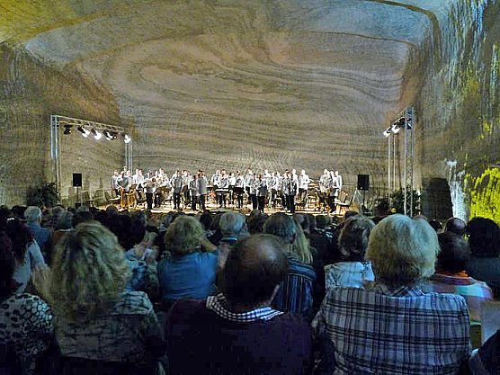 Stimmungsvoller Rahmen (Foto: Karl-Heinz Herrmann) Stimmungsvoller Rahmen (Foto: Karl-Heinz Herrmann)