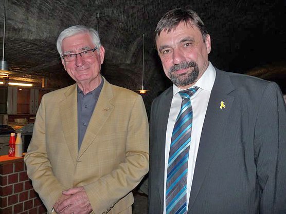 Stimmungsvoller Rahmen (Foto: Karl-Heinz Herrmann) Stimmungsvoller Rahmen (Foto: Karl-Heinz Herrmann)