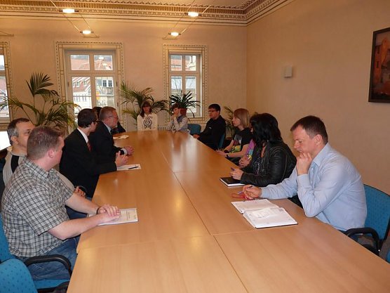 Bei der Arbeit geschnuppert (Foto: Karl-Heinz Herrmann) Bei der Arbeit geschnuppert (Foto: Karl-Heinz Herrmann)