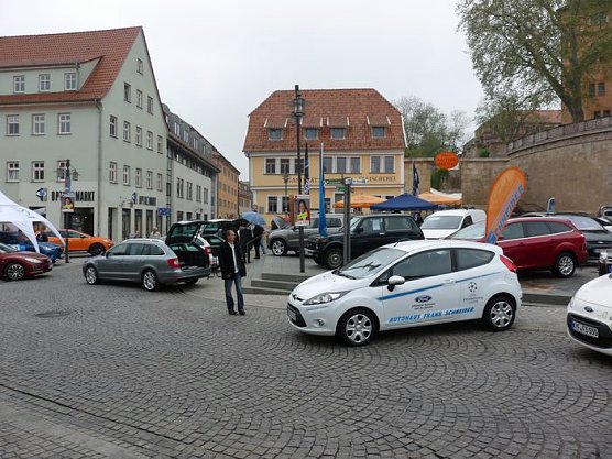 Verregneter Start (Foto: Karl-Heinz Herrmann) Verregneter Start (Foto: Karl-Heinz Herrmann)