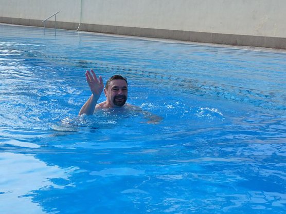 Anbaden im Bergbad (Foto: Karl-Heinz Herrmann) Anbaden im Bergbad (Foto: Karl-Heinz Herrmann)