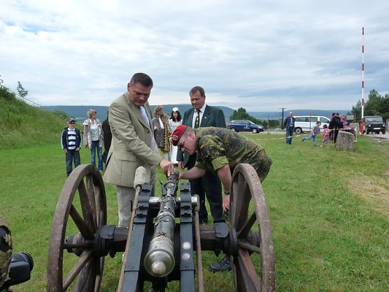 Feierlich er&ouml;ffnet (Foto: Karl-Heinz Herrmann)