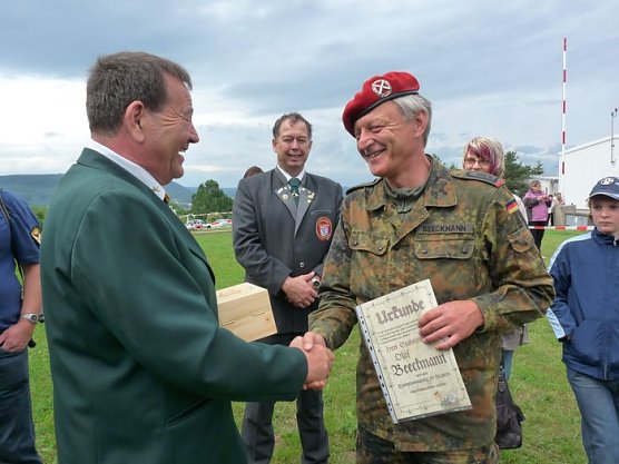 Feierlich er&ouml;ffnet (Foto: Karl-Heinz Herrmann)