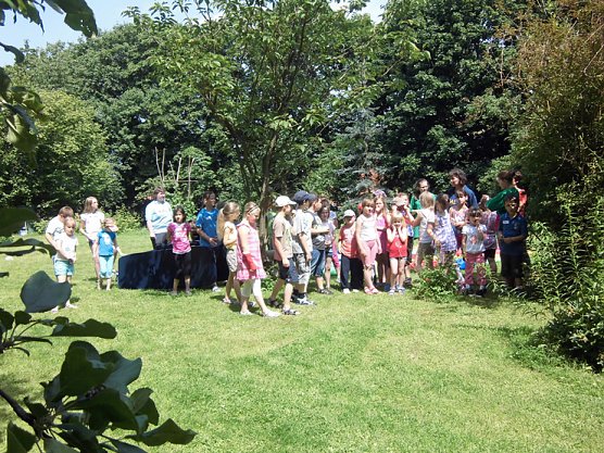 Eine Zeitreise im Pfarrgarten� (Foto: Thomas Wolff)