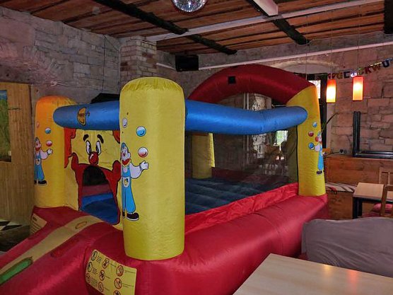 Abstecher ins JUST (Foto: Karl-Heinz Herrmann)