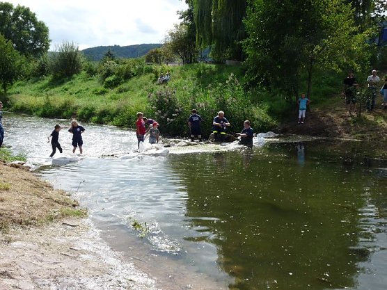 Wipperbootrennen (1) (Foto: Karl-Heinz Herrmann) Wipperbootrennen (1) (Foto: Karl-Heinz Herrmann)