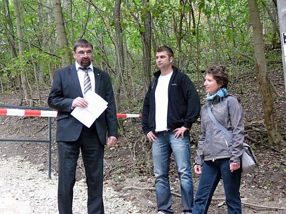 Wanderweg übergeben (Foto: Karl-Heinz Herrmann) Wanderweg übergeben (Foto: Karl-Heinz Herrmann)