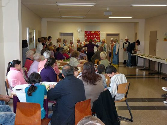 Andrang in der Küche (Foto: Karl-Heinz Herrmann) Andrang in der Küche (Foto: Karl-Heinz Herrmann)