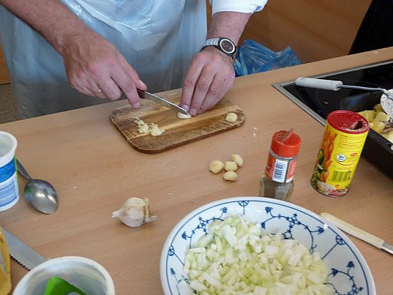 Andrang in der Küche (Foto: Karl-Heinz Herrmann) Andrang in der Küche (Foto: Karl-Heinz Herrmann)