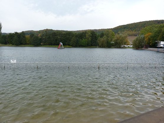 St&uuml;rmisches Abbaden (Foto: Karl-Heinz Herrmann)