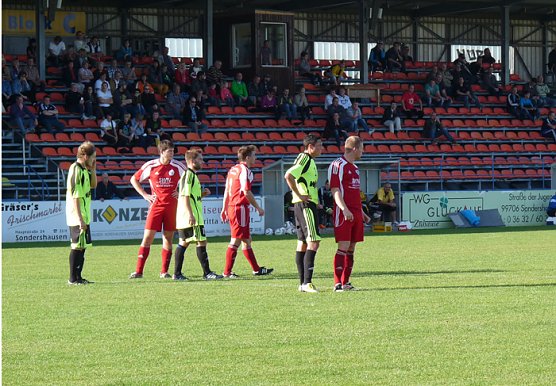 Gegen (Foto: Karl-Heinz Herrmann) Gegen (Foto: Karl-Heinz Herrmann)