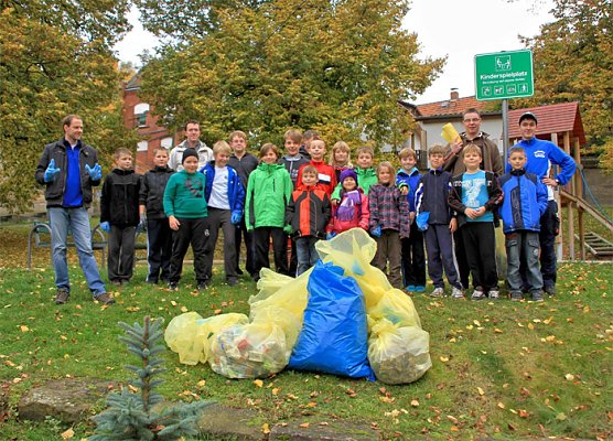 Volltreffer gegen Abfall (Foto: VfB Oldisleben) Volltreffer gegen Abfall (Foto: VfB Oldisleben)