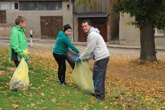Volltreffer gegen Abfall (Foto: VfB Oldisleben) Volltreffer gegen Abfall (Foto: VfB Oldisleben)