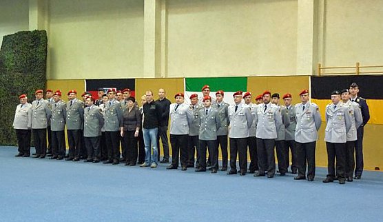 Abschied mit Tr&auml;nen (Foto: Karl-Heinz Herrmann)