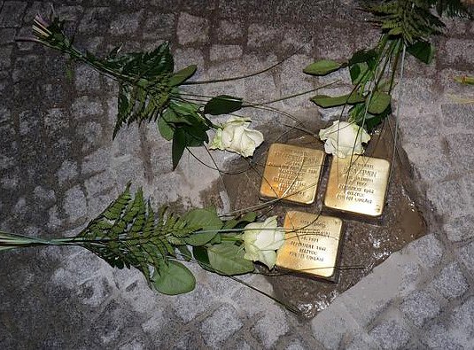 Stolpersteine verlegt (Foto: Karl-Heinz Herrmann)