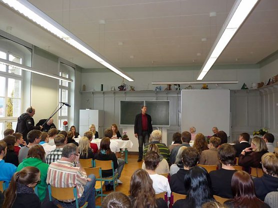 Die einmalige Geschichtsstunde (Foto: Karl-Heinz Herrmann)