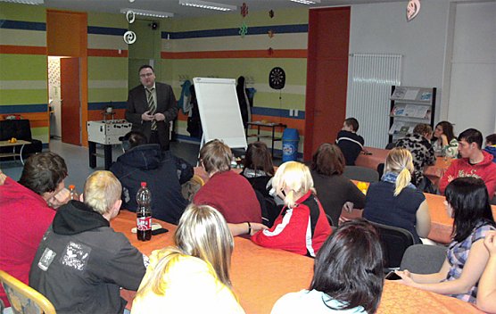 Finanzberatung im Freizeitzentrum (Foto: Freizeitzentrum Artern) Finanzberatung im Freizeitzentrum (Foto: Freizeitzentrum Artern)