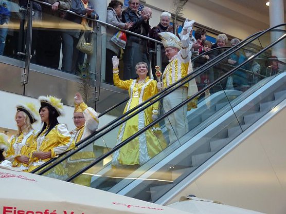 Gedr&auml;nge in der Galerie (Foto: Karl-Heinz Herrmann)