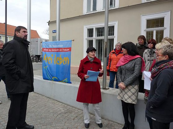 Nein zu Gewalt an Frauen (Foto: Karl-Heinz Herrmann) Nein zu Gewalt an Frauen (Foto: Karl-Heinz Herrmann)