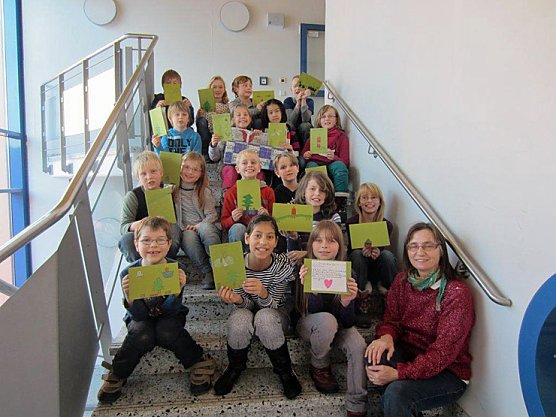 Eine "s&uuml;&szlig;e" Spende f&uuml;r das Kinderheim (Foto: Kathrin Schenke)