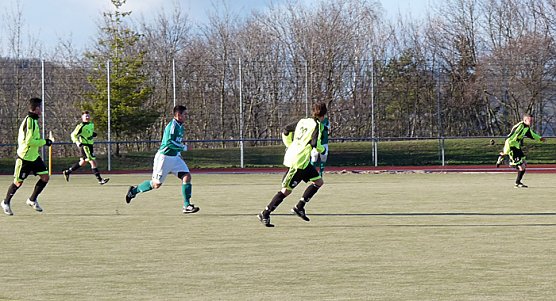 Eintracht testet (Foto: Karl-Heinz Herrmann)