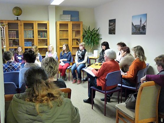 Vorleseheldinnen im Stechen (Foto: Karl-Heinz Herrmann) Vorleseheldinnen im Stechen (Foto: Karl-Heinz Herrmann)