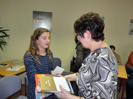 Vorleseheldinnen im Stechen (Foto: Karl-Heinz Herrmann) Vorleseheldinnen im Stechen (Foto: Karl-Heinz Herrmann)