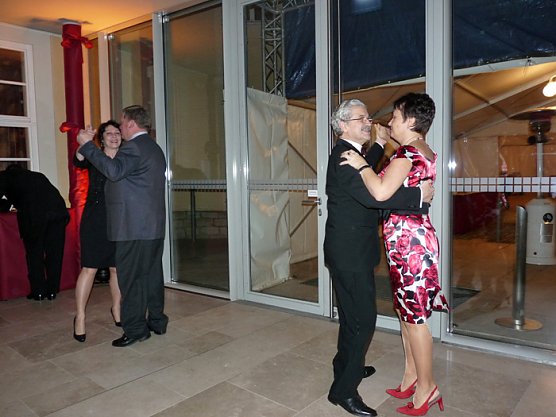 Schlossball eröffnet (Foto: Karl-Heinz Herrmann) Schlossball eröffnet (Foto: Karl-Heinz Herrmann)