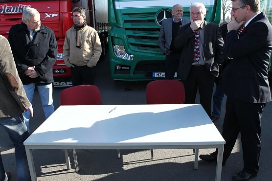 Leerer Tisch (Foto: nnz) Leerer Tisch (Foto: nnz)