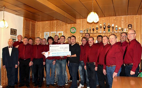 Starke Stimmen f&uuml;r todkranke Kinder (Foto: M&auml;nnerchor Holzsu&szlig;ra)