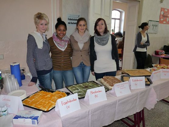 Flohmarkt und mehr (Foto: Karl-Heinz Herrmann)