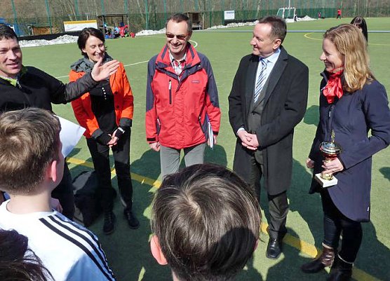 Hockey auf der Feuerkuppe (Foto: Karl-Heinz Herrmann)