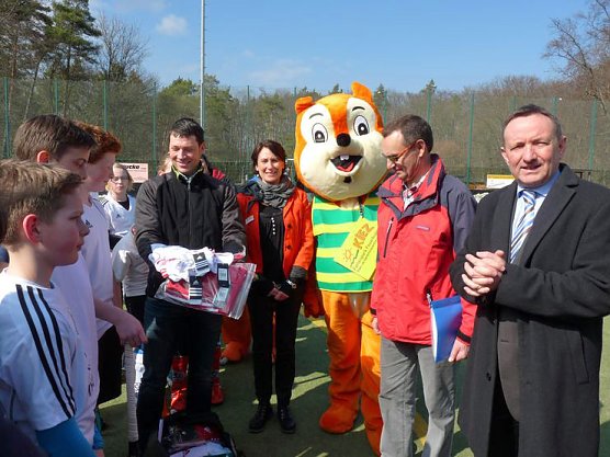 Hockey auf der Feuerkuppe (Foto: Karl-Heinz Herrmann)