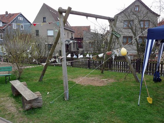 Tonnenweise Papier (Foto: Karl-Heinz Herrmann)