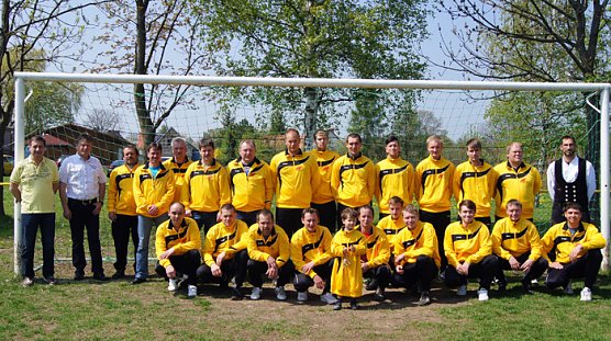 Schick eingekleidet (Foto: FSV Trebra)