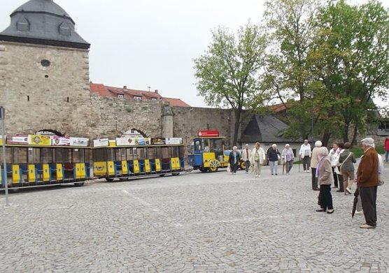 Senioren auf Stadtrundfahrt in M&uuml;hlhausen (Foto: Thomas Leipold)