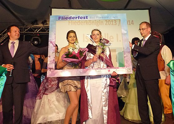 Neue Fliederk&ouml;nigin gew&auml;hlt (Foto: Karl-Heinz Herrmann)