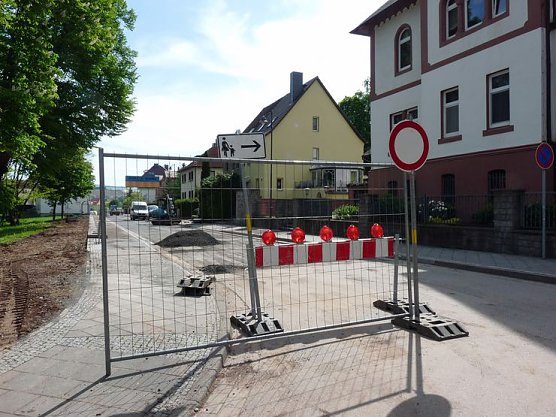 Vorsicht Verkehrszeichen (Foto: Karl-Heinz Herrmann) Vorsicht Verkehrszeichen (Foto: Karl-Heinz Herrmann)