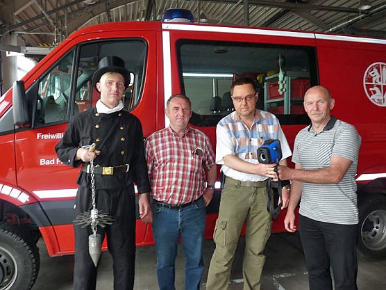 Spezialausrüstung erhalten (Foto: Karl-Heinz Herrmann) Spezialausrüstung erhalten (Foto: Karl-Heinz Herrmann)