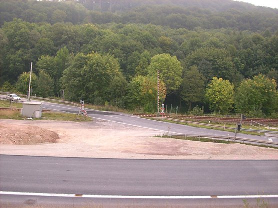 Bahn&uuml;bergang Bundesstra&szlig;e 4 (Foto: Karl-Heinz Herrmann)