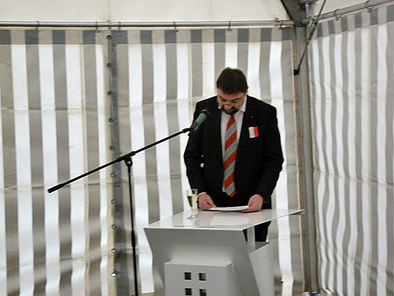 Kreisverkehr freigegeben (Foto: Karl-Heinz Herrmann)