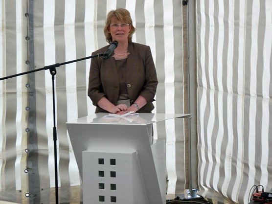 Kreisverkehr freigegeben (Foto: Karl-Heinz Herrmann)