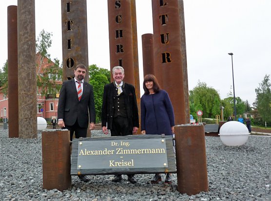 Kreisverkehr freigegeben (Foto: Karl-Heinz Herrmann)